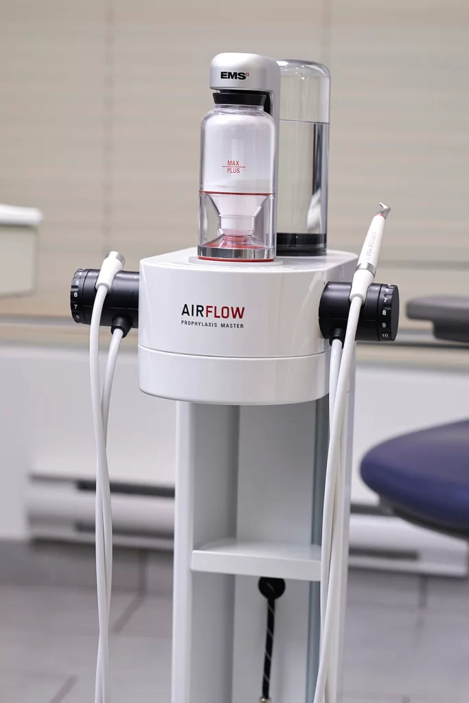 Professional Teeth Cleaning in Vancouver with Latest Tech